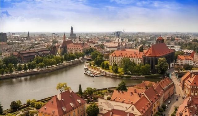 The Ultimate Guide to Wrocław: Poland’s Hidden Gem / Wroclaw