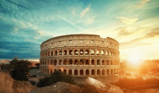Rome: A Voyage from the Elephant Obelisk to the Colosseum / Rome