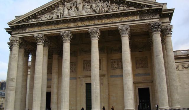 Top 28 Walking Tours in Paris/France to Explore The City