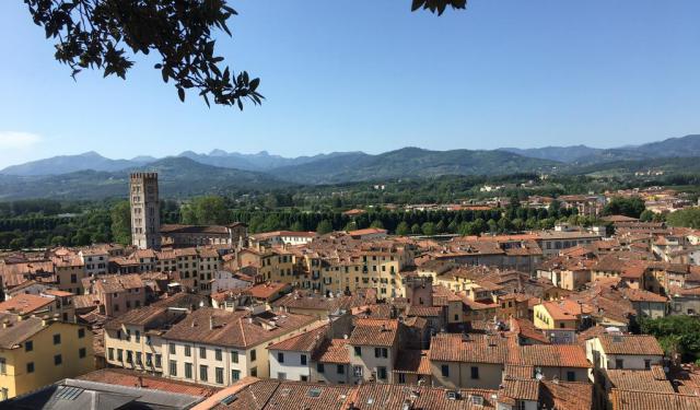 3 Self-Guided Walking Tours in Lucca, Italy + Maps