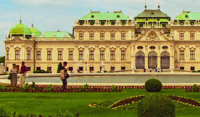 11 Self-Guided Walking Tours In Vienna, Austria + Create Your Own Walk