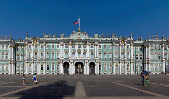 7 Self-Guided Walking Tours in St. Petersburg, Russia + Maps