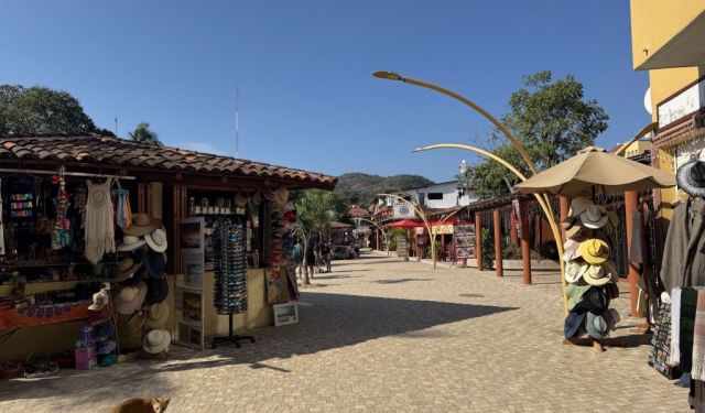 Zihuantanejo: A Little Undiscovered Mexican Beach City