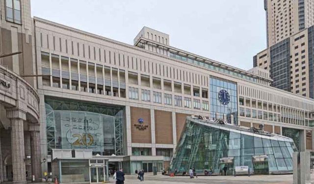 Sapporo: Eat, Sleep, Shop, Get There