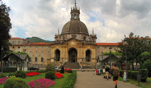 Momboisse Family Adventures April 2025: Loyola, Spain