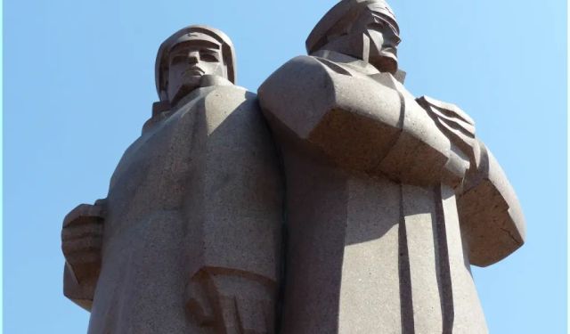 Introduction to some Monuments in Riga