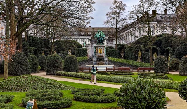 Dad-Daughter European Trip: Brussels | One Last Look Back