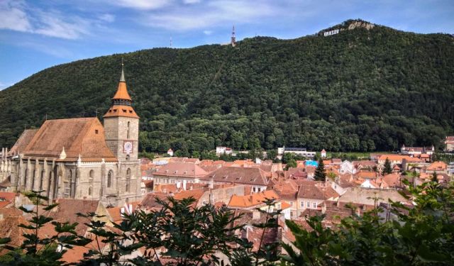 16 Great Reasons to Visit Brasov, Romania / Brasov