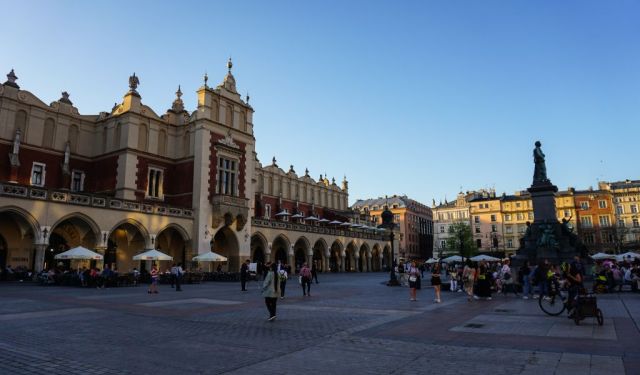 Travelling in Time in Krakow, and Snack on Legends / Krakow
