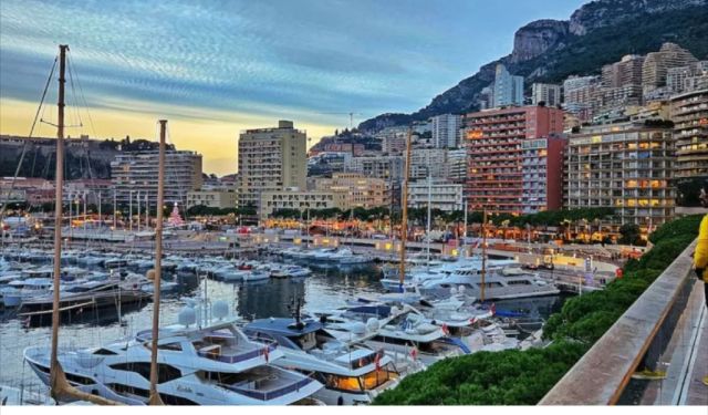 Monaco in a Day: Glamour, Views, and the Essence of Luxury / Monaco