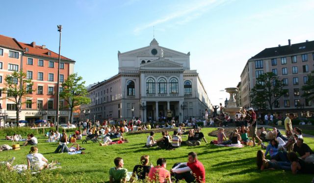 9 Self-Guided Walking Tours In Munich, Germany + Maps