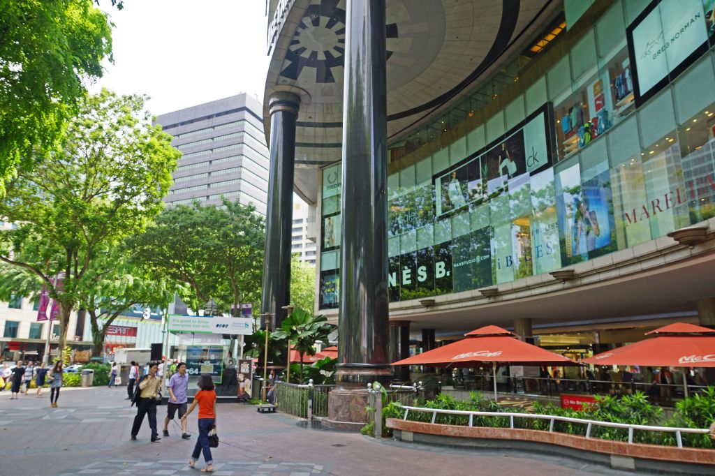 ORCHARD ROAD, Singapore Walking Tour - Singapore´s Most Famous Shopping  Street 