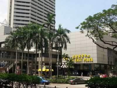 ORCHARD ROAD, Singapore Walking Tour - Singapore´s Most Famous Shopping  Street 