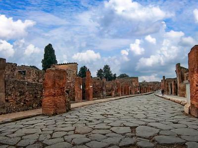 Via dell'Abbondanza (Street of Abundance)
