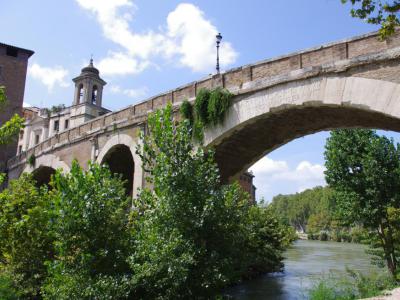 Ponte Fabricio (Fabrician Bridge)