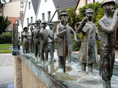 Brunnen Warnminner Umgang (Warnminner Dealings Fountain), Rostock