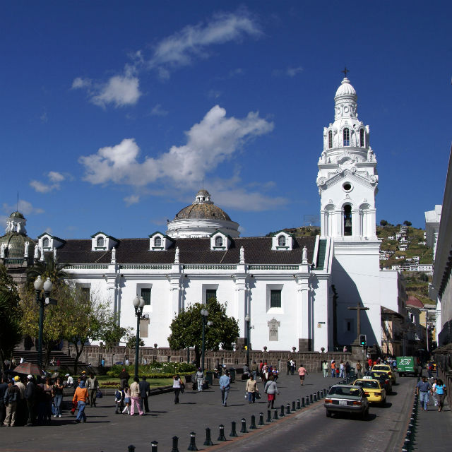 quito walking tour self guided