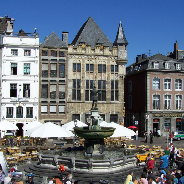 6 Self-Guided Walking Tours in Aachen, Germany + Create Your Own Map