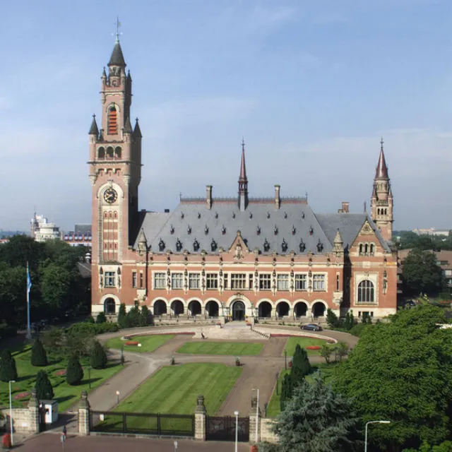 Custom Walk in Hague, Netherlands