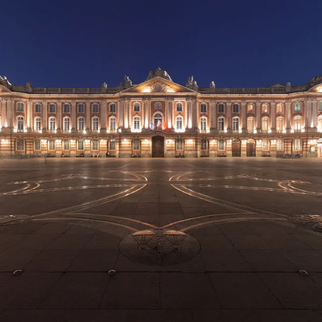 Custom Walk in Toulouse, France