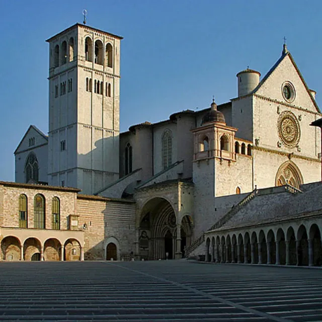 Custom Walk in Assisi, Italy