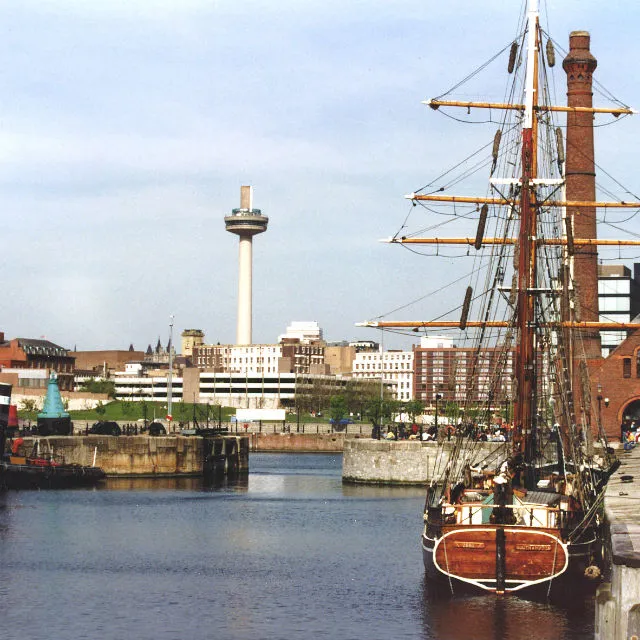 Custom Walk in Liverpool, England