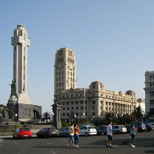 Custom Walk in Santa Cruz de Tenerife, Spain
