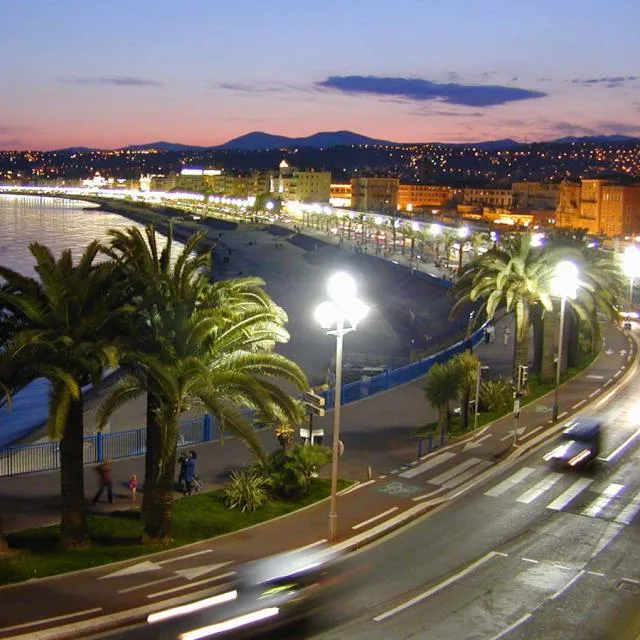 Custom Walk in Nice, France