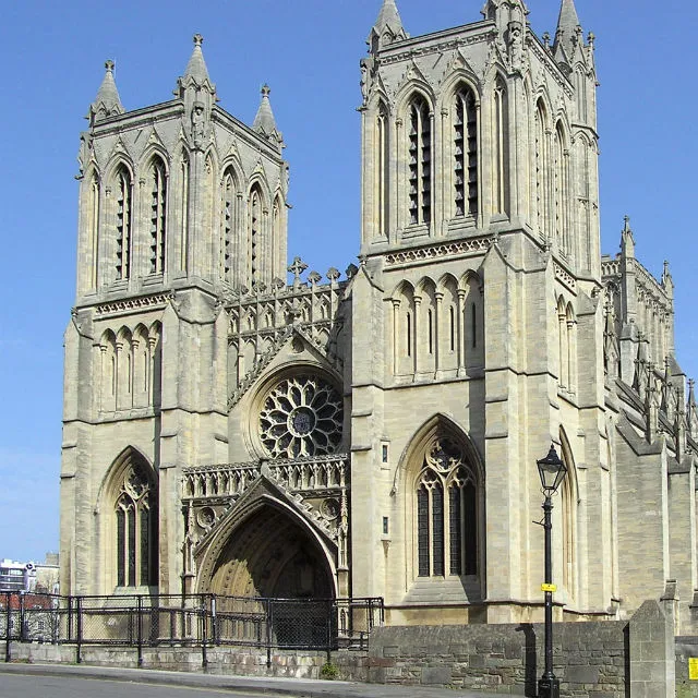 Custom Walk in Bristol, England