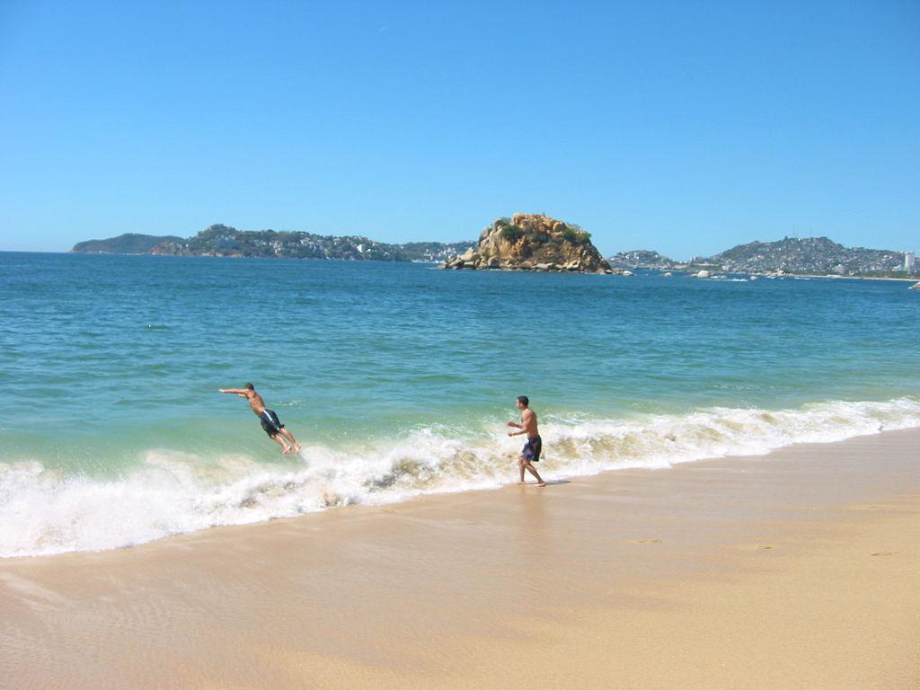 Playa Condesa (Condesa Beach), Acapulco