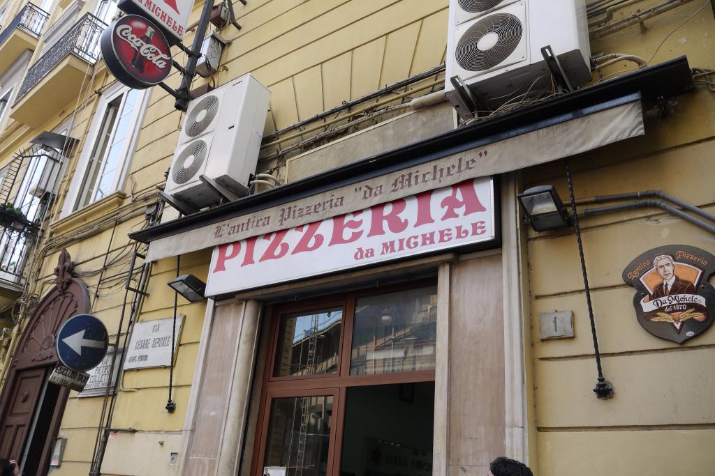 L antica Pizzeria da Michele Naples