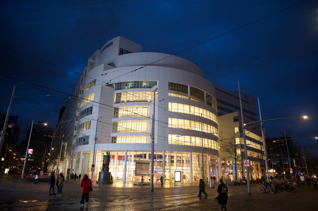 City Hall and Central Library, Hague