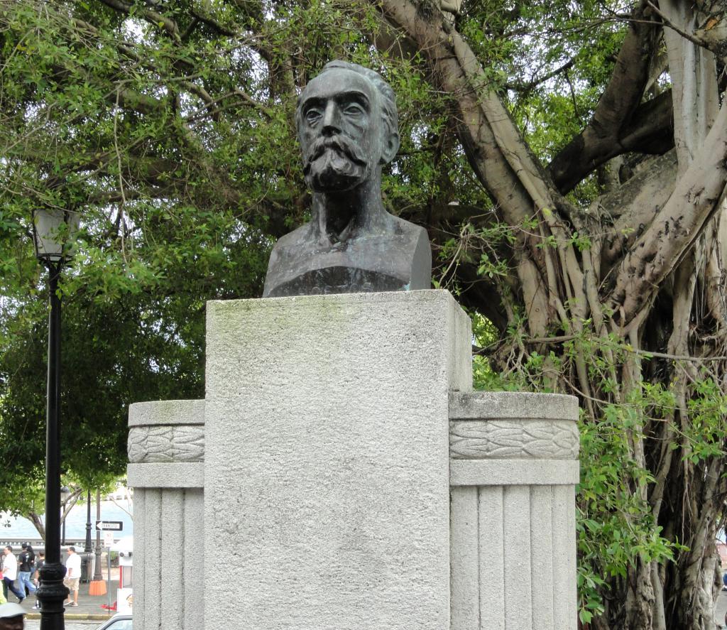 Plaza de Hostos (Hostos Square), San Juan