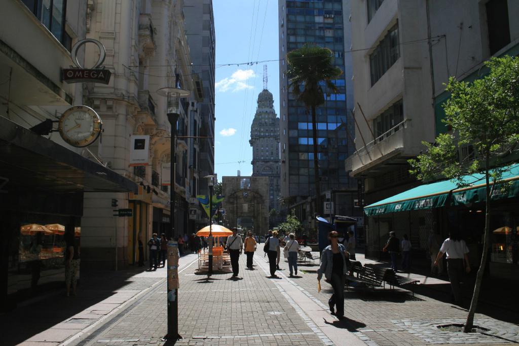 Peatonal Sarandí (Sarandí Street), Montevideo