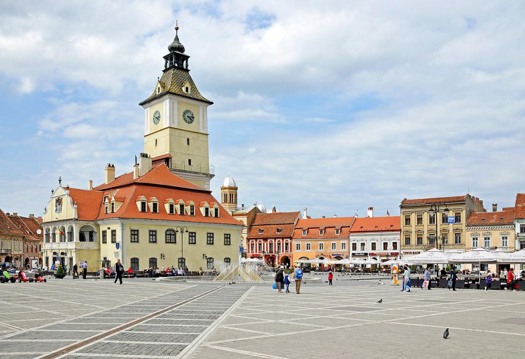 Council Square (Piața Sfatului), Brasov