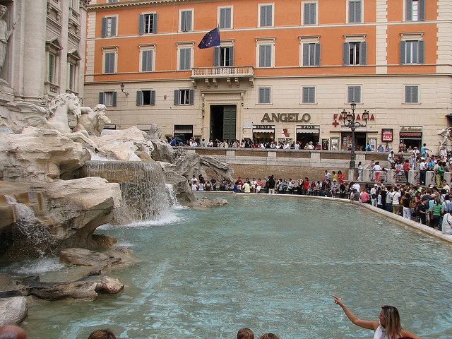 Barber Shop at Trevi Fountain: The Haircut, Rome