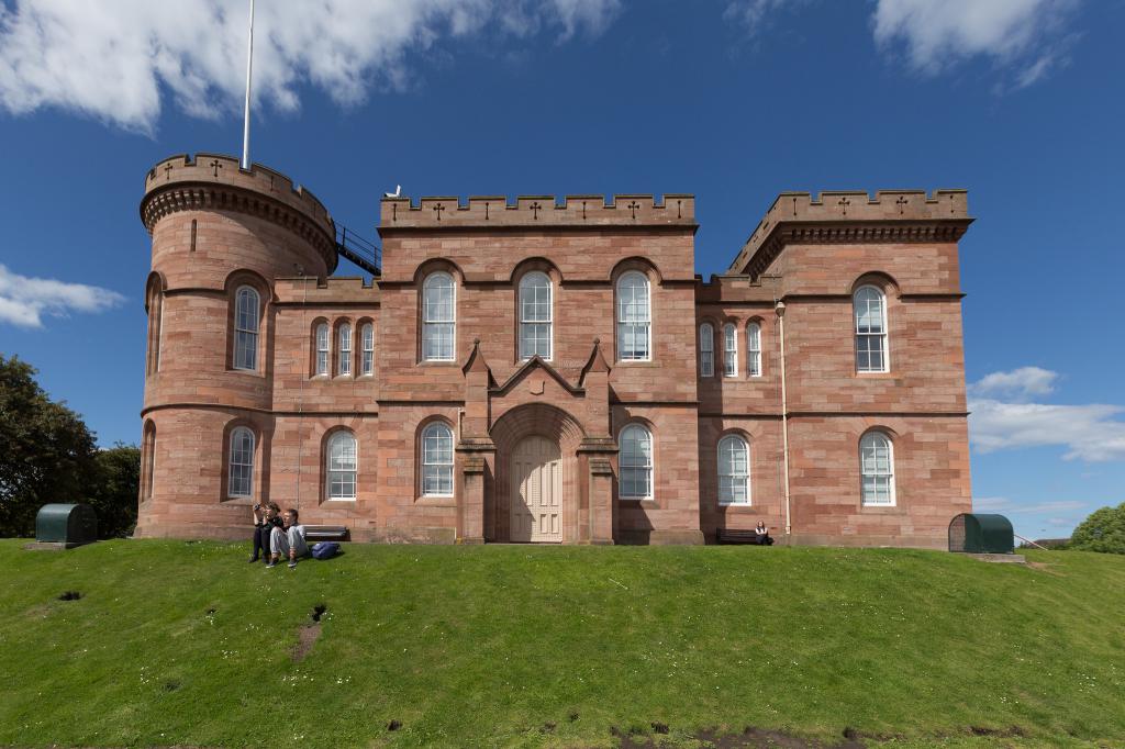 are dogs allowed in inverness castle