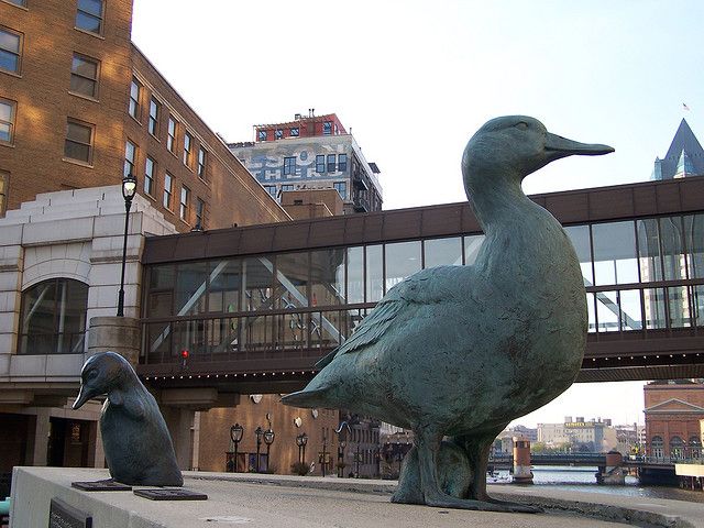 donald duck sculpture