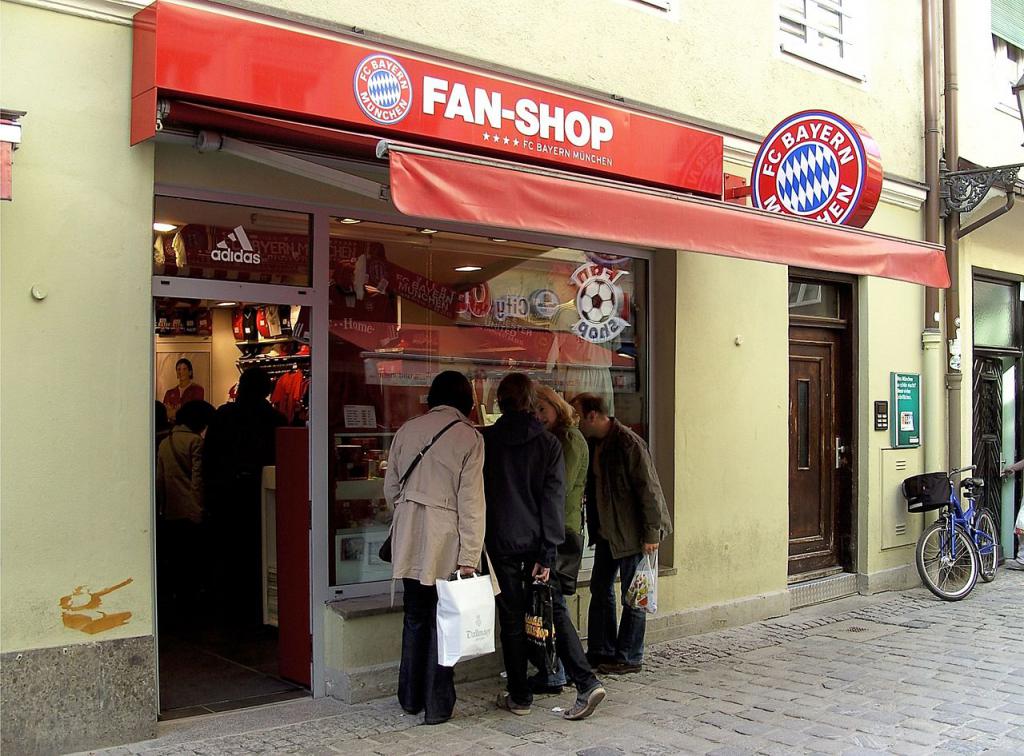 eetbaar Plateau Samengroeiing FC Bayern Munchen Fan Shop, Munich