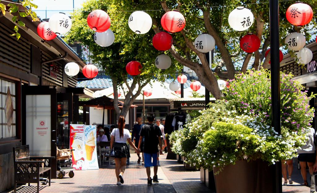 Japanese Village Plaza Los Angeles