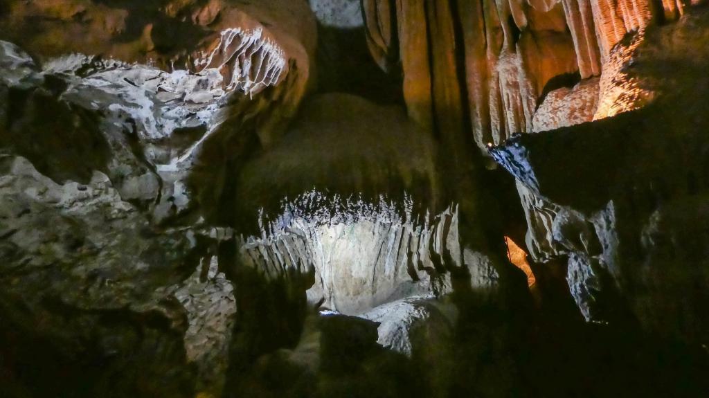 Hato Caves, Willemstad