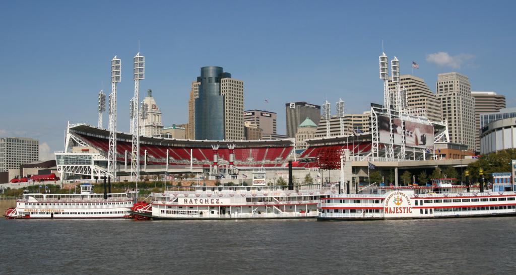 Downtown Cincinnati street renamed for Reds Hall-of-Famer Barry Larkin